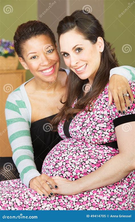 lesbiche incinta|1.617 Pregnant Lesbian Stock Photos, High